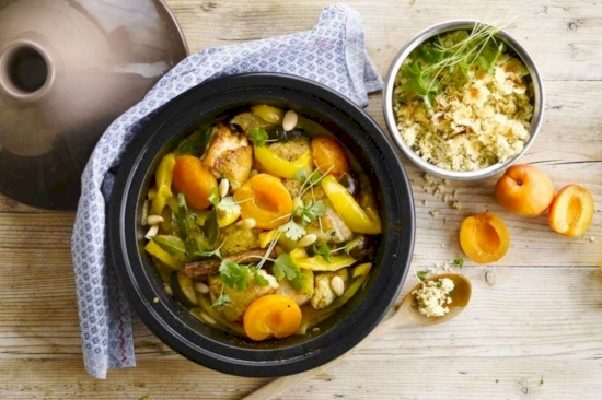 Tajine de poulet abricots et amandes Tajine de poulet abricots et amandes